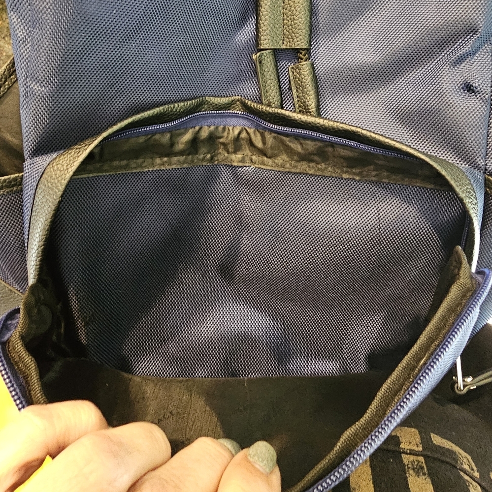 Versace perfume backpack - Picture 15 of 15